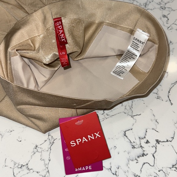 New Spanx OnCore High Waisted Mid Thigh Shaper - Picture 9 of 9